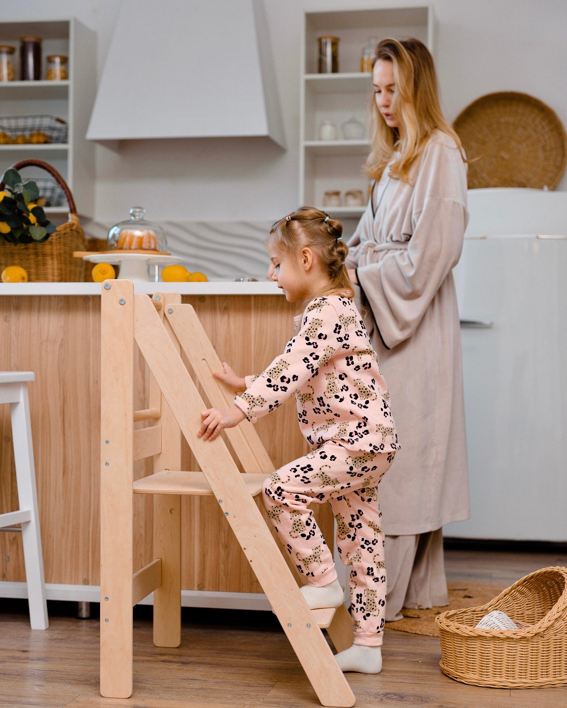 Montessori Kitchen Helper – Foldable Wooden Learning Tower - FurniToys